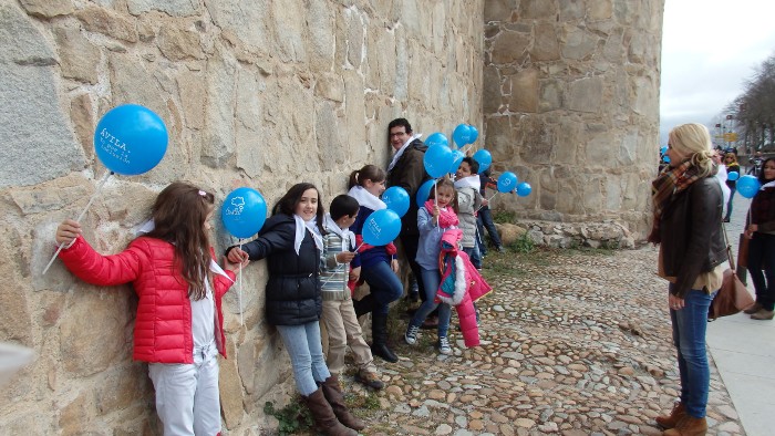 Abrazo a la muralla1